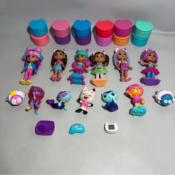 Gabby’s Dollhouse 81 Piece Lot Figures Accessories Playset Toys